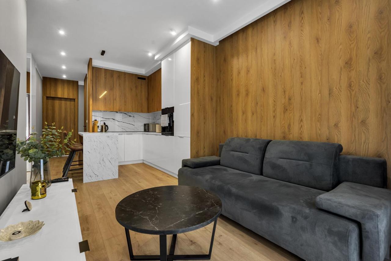 Lotnisko Chopina Modern Apartment ワルシャワ エクステリア 写真