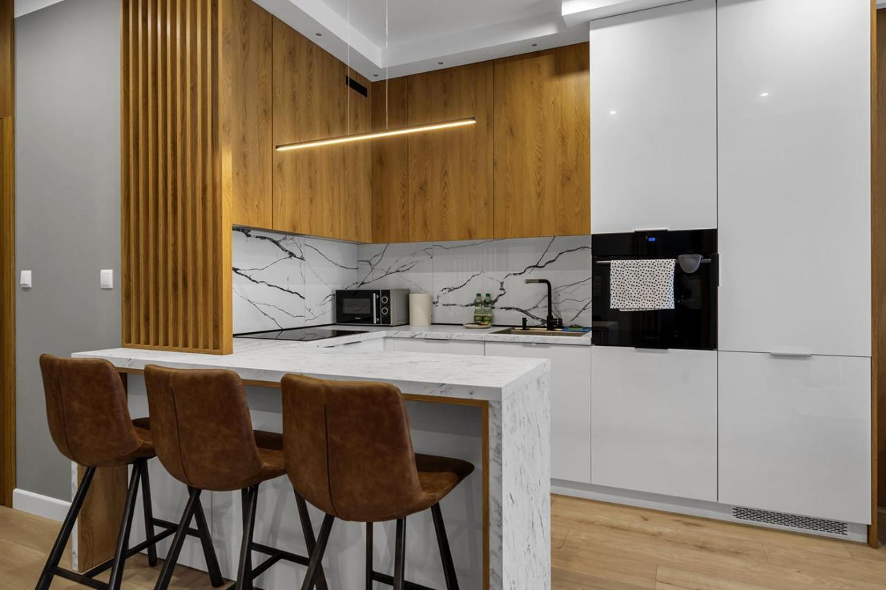 Lotnisko Chopina Modern Apartment ワルシャワ エクステリア 写真
